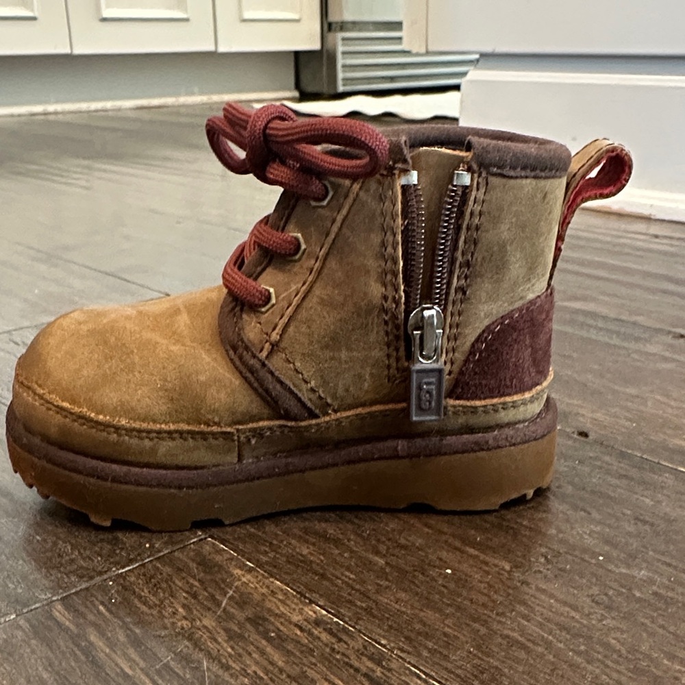 Brown UGG boots- kids- size 7 toddler- waterproof!